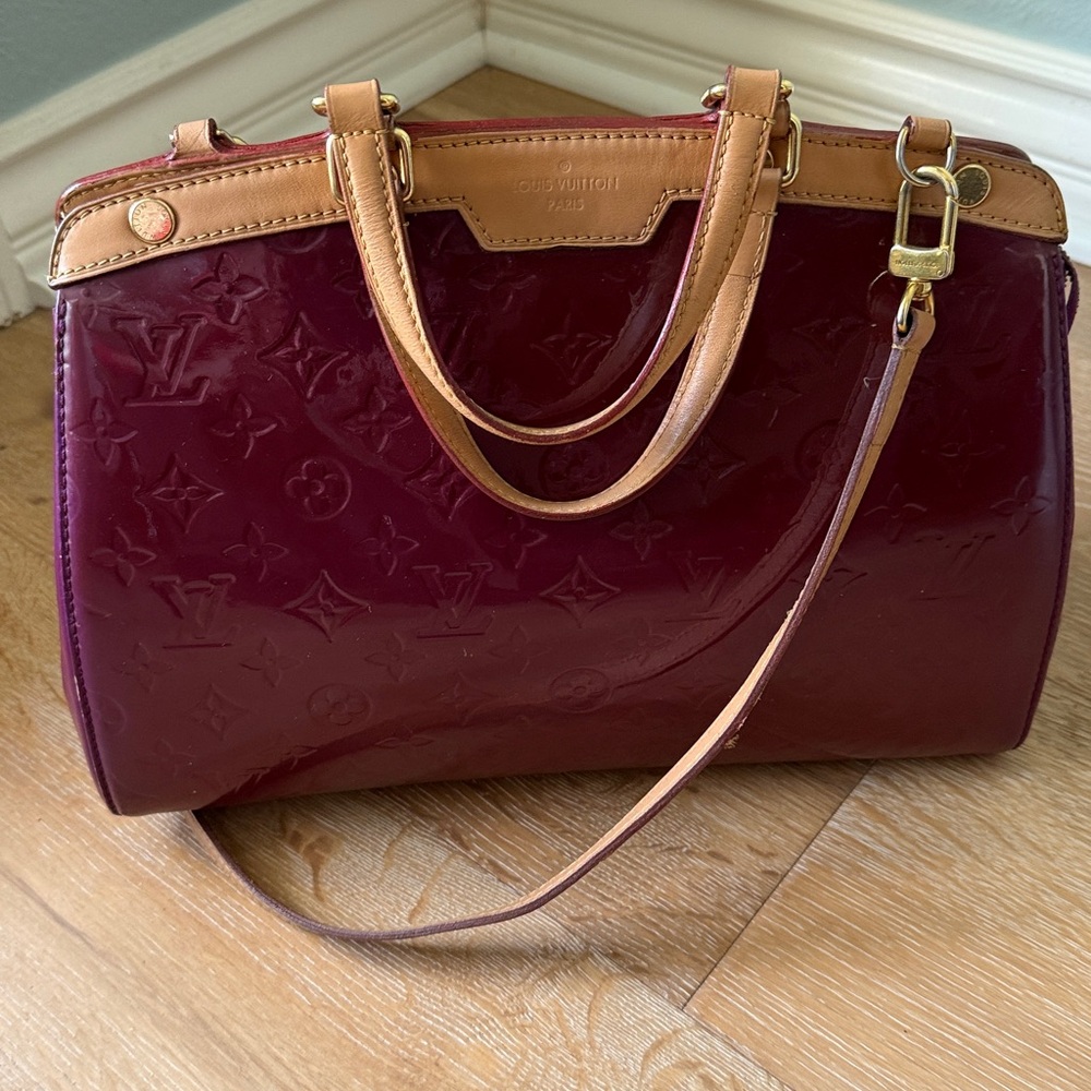 Louis Vuitton Authentic Vernis Brea Handbag with COA